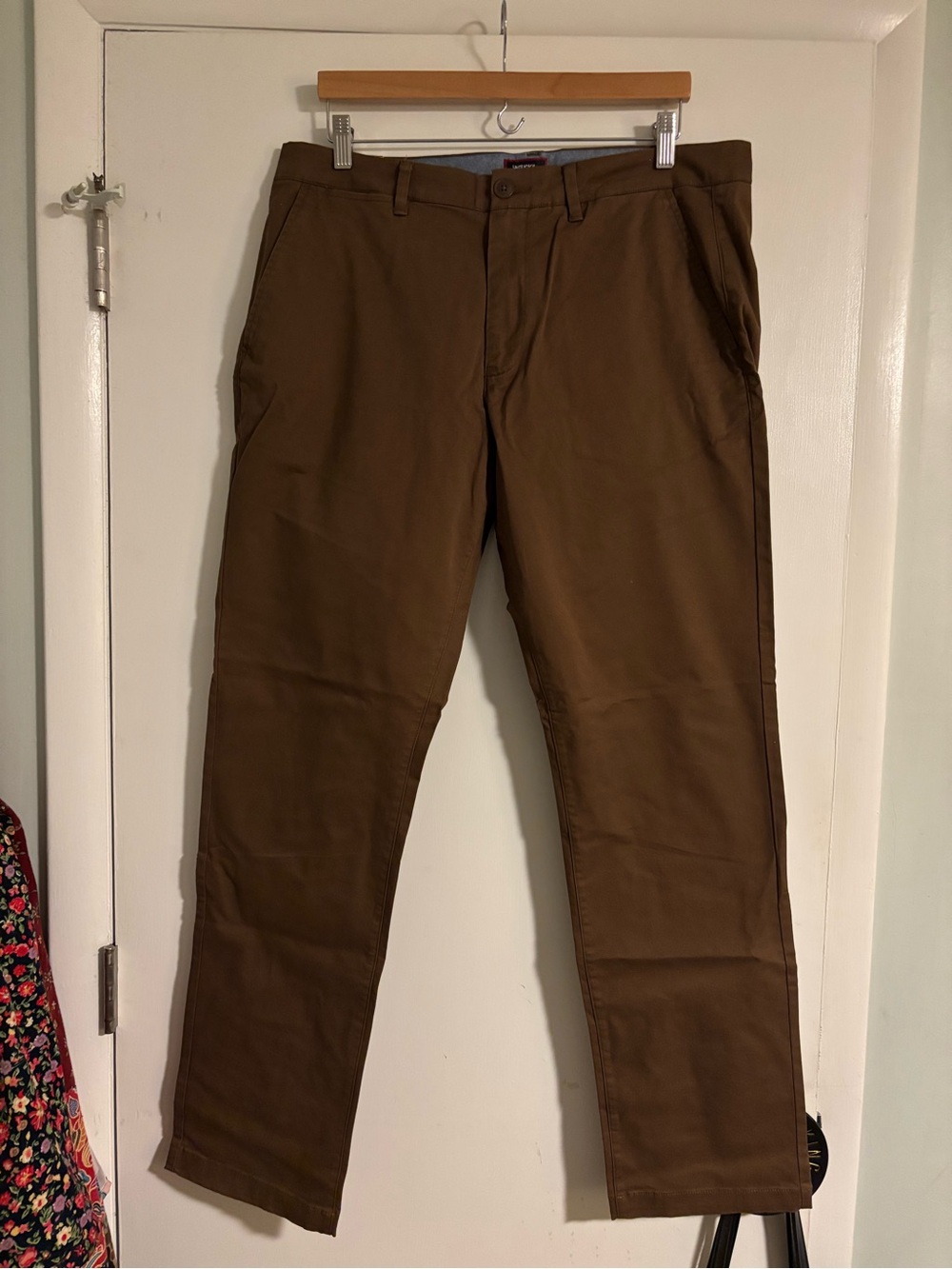 UNTUCKit Men's Dark Brown Chino Pants